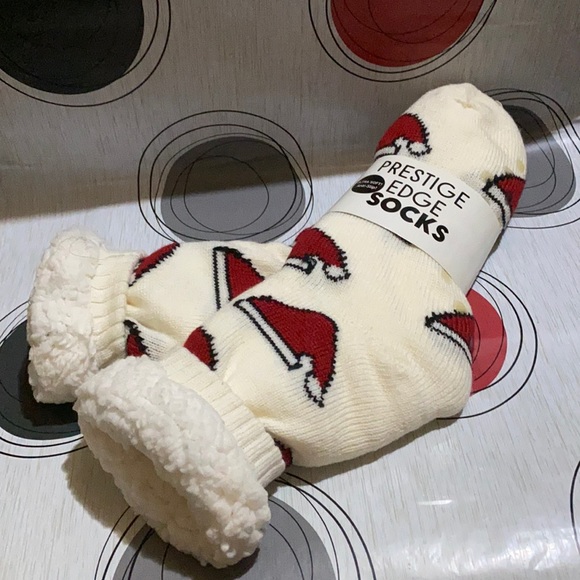 Prestige Edge Women’s Christmas ‘Santa Hat’ Non-Slip Sherpa Socks - Picture 1 of 16